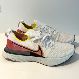 React Infinity Run 'Pink Blast'